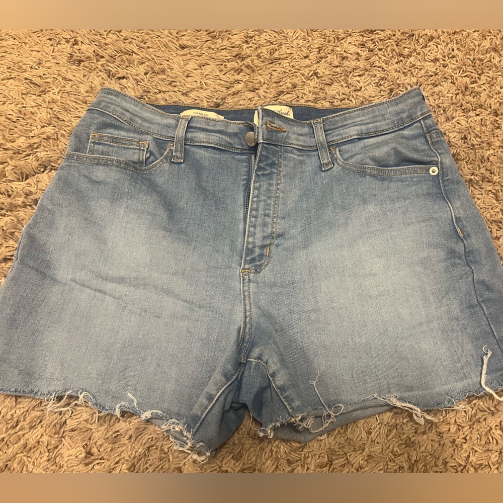 Universal Thread High rise midi light denim shorts